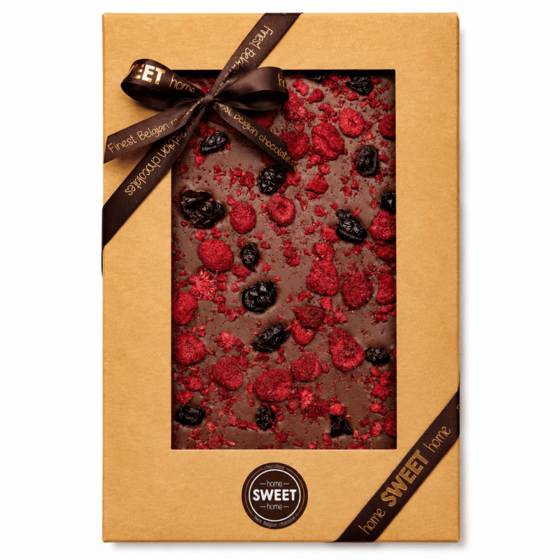 Melkchocoladetablet met gevriesdroogde frambozen en veenbessen
